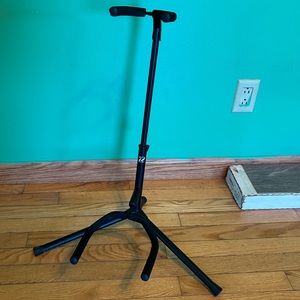 Guitar/Banjo Stand